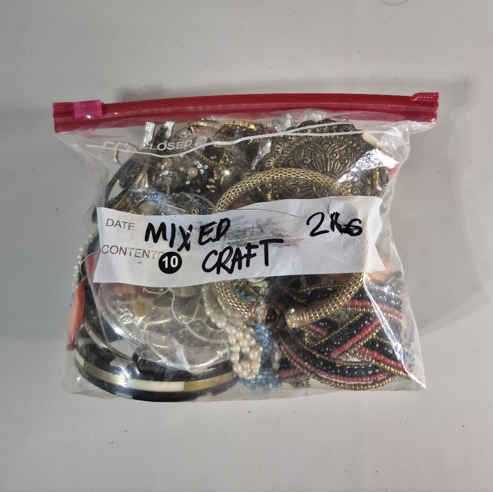 MIXED CRAFT (FEW WEARABLE) #10